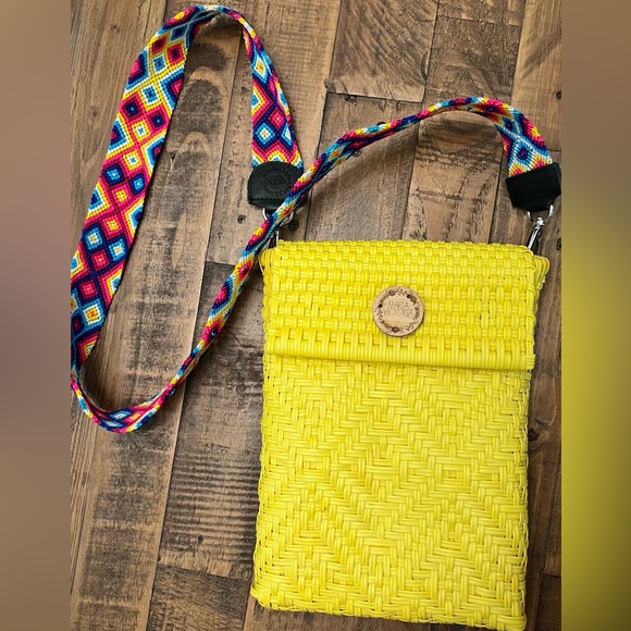 Brand new Maria Victoria with removal strap!! - Picture 3 of 3